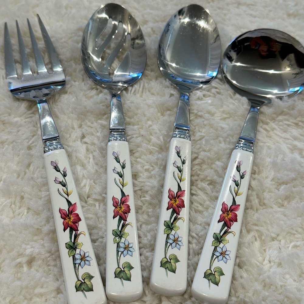 Mikasa Floral 4 Piece Hostess Serving Set